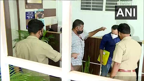 ലഹരി മരുന്ന് കേസ്; ചോദ്യം ചെയ്യലിനായി ബിനീഷ് കോടിയേരി എന്‍ഫോഴ്‌സ്‌മെന്റിന് മുന്നില്‍