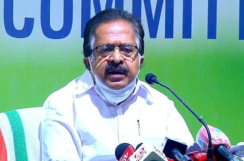 മുഖ്യമന്ത്രിക്ക് സമനില തെറ്റി; മസാല ബോണ്ടില്‍ കമ്മീഷന്‍ വാങ്ങിയവര്‍ ആരൊക്കെ?; ധനമന്ത്രി രാജിവെക്കണം; രമേശ് ചെന്നിത്തല