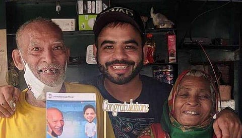 'കഷ്ടപ്പാട് വിറ്റ് കാശാക്കി', കോവിഡ് ദുരിതം കാണിച്ച് യൂട്യൂബില്‍ വിഡിയോ, സംഭാവന കൂമ്പാരമായി, ലക്ഷങ്ങളുമായി യൂട്യൂബര്‍ മുങ്ങി, പരാതിയുമായി 80കാരന്‍- വിഡിയോ