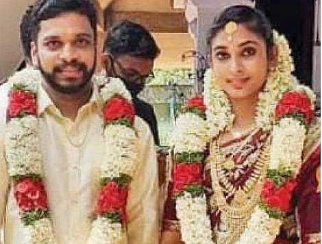 ‘മൗനാക്ഷരങ്ങൾ’ ഷൂട്ടിങ്ങിനിടയിൽ കണ്ടുമുട്ടി, സൗഹൃദം വിവാഹത്തിലെത്തി; ദിനൂപും റെജിലയും ഇനി ഒന്നിച്ച് 