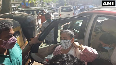 വീട്ടിൽ നിന്ന് ലഹരി വസ്തുക്കൾ പിടിച്ചെടുത്തു; ഹാസ്യ താരം ഭാരതി സിങും ഭർത്താവും കസ്റ്റഡിയിൽ; എൻസിബി ചോദ്യം ചെയ്യും