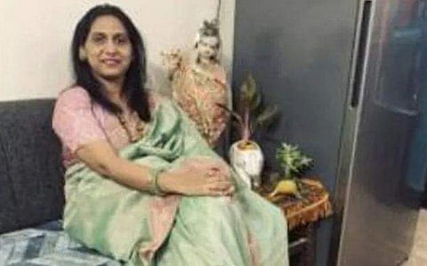 'കേബിള്‍ ടിവി ടെക്‌നീഷ്യന്‍' എന്ന വ്യാജേന വീട്ടില്‍ കയറി ; പട്ടാപ്പകല്‍ വനിതാ ഡോക്ടറെ കഴുത്തുമുറിച്ച് കൊന്നു ; കുട്ടികള്‍ക്ക് നേരെയും അക്രമം
