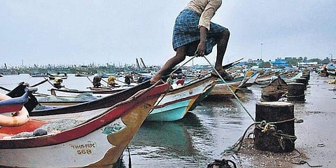 നിവാര്‍ 120 കിമീ വരെ വേഗത്തില്‍ വീശും; അതീവ ജാഗ്രതയില്‍ തമിഴ്‌നാട്‌
