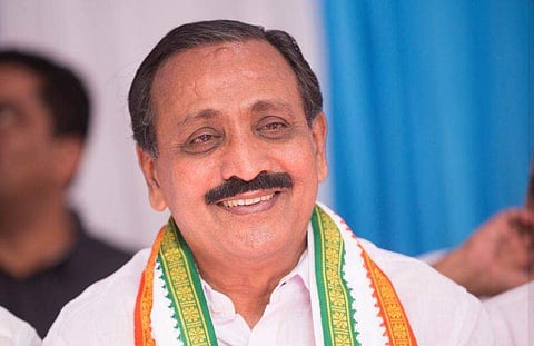 congress protest against mk raghavan