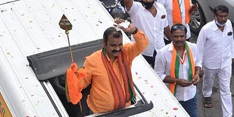 വെട്രിവേല്‍ യാത്ര നിര്‍ത്തിവച്ച് ബിജെപി