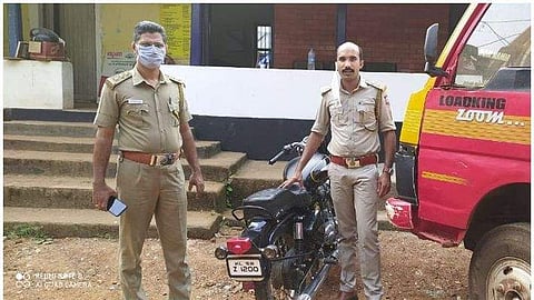 ബുള്ളറ്റ് മോഷ്ടിച്ച് രൂപമാറ്റം വരുത്തി; നമ്പര്‍ പ്ലേറ്റും വ്യാജം; കറങ്ങിനടന്ന രണ്ടുപേര്‍ പിടിയില്‍