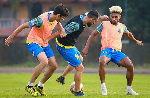 കേരള ബ്ലാസ്റ്റേഴ്‌സ് താരങ്ങളായ വിസെന്റെ ഗോമസ്, ഫാകുണ്ട പെരേര, കെ പി രാഹുല്‍/ ഫോട്ടോ: കേരള ബ്ലാസ്‌റ്റേഴ്‌സ്, ഫേസ്ബുക്ക്‌