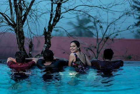 സുഹൃത്തുക്കൾക്കൊപ്പം അനുശ്രീ/ ഇൻസ്റ്റ​ഗ്രാം