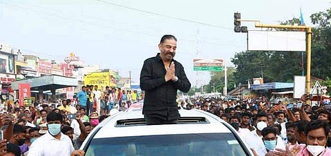 കാഞ്ചിപുരത്ത് പ്രവര്‍ത്തകരെ അഭിസംബോധന ചെയ്യുന്ന കമല്‍ഹാസന്‍ ചിത്രം ഫെയ്‌സ്ബുക്ക്‌