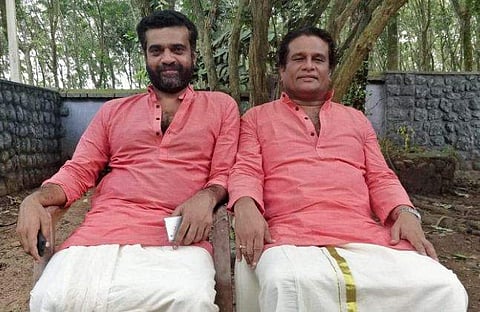 അനിൽ നെടുമങ്ങാടിനൊപ്പം ഹരീഷ് പേരടി/ ഫേയ്സ്ബുക്ക്
