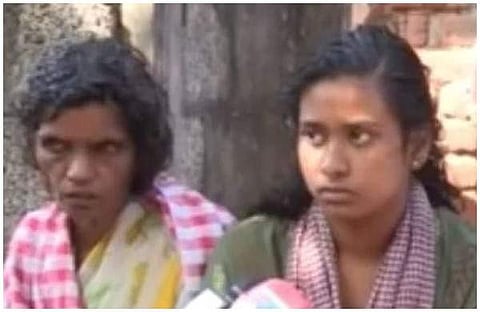 അനീഷിന്റെ മാതാപിതാക്കള്‍ക്കൊപ്പം ഹരിയ മാധ്യമങ്ങളെ കണ്ടപ്പോള്‍