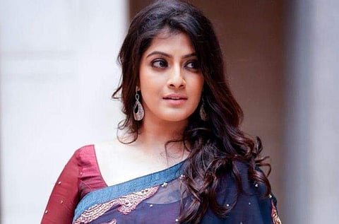'കാണുന്നതെല്ലാം വിശ്വസിക്കരുത്, കടന്നുപോയത് സമ്മർദ്ദം നിറഞ്ഞ ദിനങ്ങൾ'; അക്കൗണ്ട് തിരിച്ചുപിടിച്ച ശേഷം വരലക്ഷ്മി