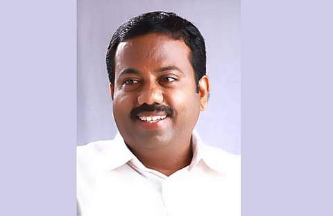 ദുബൈയിലേക്ക് എന്നുപറഞ്ഞ് ബാങ്കോക്കിലേക്ക് പോയി; സക്കീര്‍ ഹുസൈന്‍ വന്‍തോതില്‍ സ്വത്ത് സമ്പാദനം നടത്തിയെന്ന് സിപിഎം റിപ്പോര്‍ട്ട്, ഇ ഡിയ്ക്ക് പരാതി