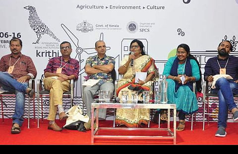 കൃതി അന്താരാഷ്ട്ര പുസ്തകോത്സവത്തില്‍ കഥാപാത്രമാവുന്ന കഥാകൃത്ത് എന്ന വിഷയത്തില്‍ നടന്ന ചര്‍ച്ച