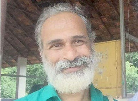 'ഒരു ഞാന്‍ വേറൊരെന്നെ വിവരിക്കാന്‍ ശ്രമിക്കുന്നു'- വിടി ജയദേവന്‍ എഴുതിയ കവിത