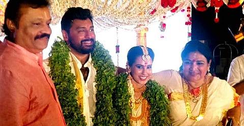 കൃഷ് ജെ സത്താര്‍ വിവാഹിതനായി; കല്യാണത്തിന് വന്‍ താരനിര