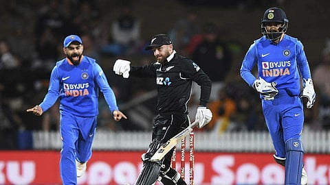 'ടോസ് ചതിക്കില്ലാശാനെ'; റണ്‍ മഴ പെയ്യുമെന്ന് പ്രവചനം; ഇന്ത്യ ന്യൂസിലന്റിനെ ബാറ്റിങിനയച്ചു