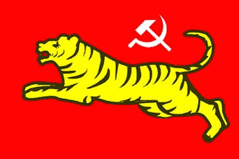 'വിശ്വാസികള്‍ അല്ലെന്ന തോന്നലുണ്ടാക്കുന്നു'; പാർട്ടി പതാകയിൽ നിന്ന് 'അരിവാൾ ചുറ്റിക' ഒഴിവാക്കാനൊരുങ്ങി ഫോർവേഡ് ബ്ലോക്ക്