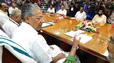 വീണ്ടും അടച്ചിടുമോ ?; പ്രത്യേക മന്ത്രിസഭായോ​ഗം ഇന്ന് ; യോ​ഗം വീഡിയോ കോൺഫറൻസിലൂടെ