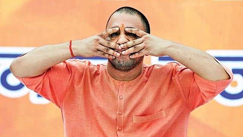 നിരന്തരം യോഗ ചെയ്യൂ; കൊറോണയെ അകറ്റാമെന്ന് യോഗി ആദിത്യനാഥ്