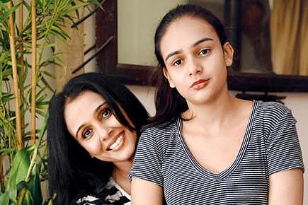 മകളുടെ സ്വത്തുക്കള്‍ പ്രമുഖ നടന്‍ കൈക്കലാക്കാന്‍ മുന്‍ ഭര്‍ത്താവ് ഒത്താശ ചെയ്തു; ശേഖര്‍ കപൂറിനെതിരെ നടി 
