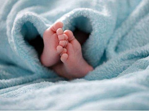 കൊച്ചിയില്‍ ഹെലികോപ്റ്ററില്‍ യുവതിക്ക് സുഖപ്രസവം