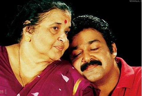 'കവിളിലൊരുമ്മ തരാം', അമ്മയ്ക്ക് ആശംസയുമായി മോഹൻലാൽ