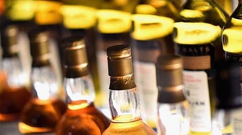 വൈന്‍ ഉണ്ടാക്കാന്‍ എക്‌സൈസിന്റെ അനുഗ്രഹം തേടി പോസ്റ്റ് ഇട്ടു; യുവാവ് വ്യാജവാറ്റിന് പിടിയില്‍ 