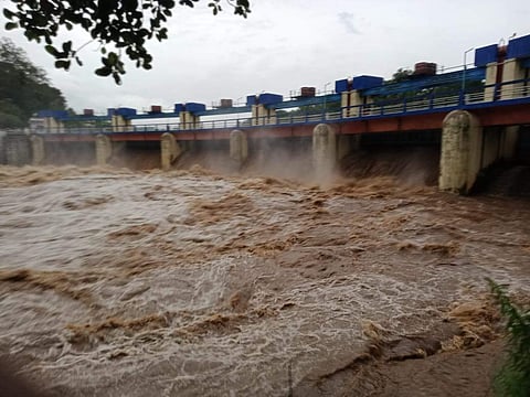 അരുവിക്കര ഡാമിന്റെ ഷട്ടറുകള്‍ ഉയര്‍ത്തിയപ്പോള്‍