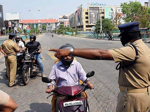 ഈദുൽ ഫിത്തർ : ഇന്നു കടകൾ തുറക്കാം ; സമ്പൂർണ്ണ ലോക്ക്ഡൗണിൽ ഇളവുകൾ