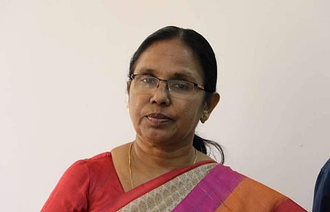 ഇനിയിത് തുടര്‍ന്നാല്‍ നിയമപരമായി നീങ്ങേണ്ടിവരും; ഇതര സംസ്ഥാനങ്ങളില്‍ നിന്ന് ആളുകളെ ബസില്‍ കൊണ്ടുവന്ന് പകുതി വഴിയില്‍ ഇറക്കിവിടുന്നതിന് എതിരെ ആരോഗ്യമന്ത്രി