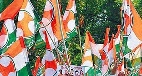 'കോവിഡ് കാലത്തും സര്‍ക്കാര്‍ ജനങ്ങളെ കൊള്ളയടിക്കുന്നു'; ഉദ്ഘാടനത്തെ ചൊല്ലി യൂത്ത് കോൺ​ഗ്രസുകാർ തമ്മിൽ തല്ലി; ജില്ലാ വൈസ് പ്രസിഡന്റിന്റെ തല പൊട്ടിച്ചു