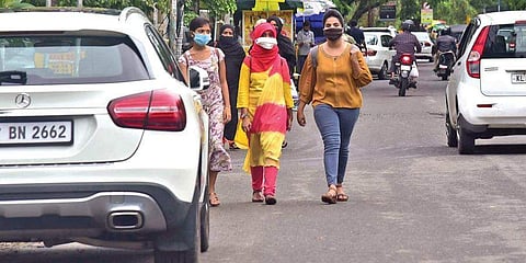 എറണാകുളത്ത് അതീവ ഗുരുതരാവസ്ഥ; സമ്പര്‍ക്കംവഴി 41പേര്‍ക്ക് കോവിഡ്; ഇന്ന് 50പേര്‍ക്ക് രോഗം