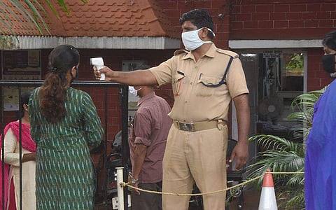 തൂണേരിയില്‍ 43 പേര്‍ക്ക് കൂടി കോവിഡ് ; രണ്ടുദിവസത്തിനിടെ രോഗം ബാധിച്ചത് 93 പേര്‍ക്ക്, വടകരയില്‍ 16 പേര്‍ക്കും രോഗബാധ
