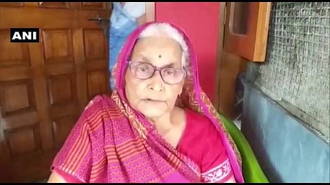 'ഉടന്‍ വെളിയില്‍ വരൂ, കീഴടങ്ങൂ, അല്ലെങ്കില്‍ നിന്നെ മാത്രമല്ല, കുടുംബത്തെയും അവര്‍ കൊല്ലും' ; ദീപ് പ്രകാശ് ദുബേയോട് അമ്മ