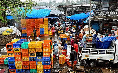 ചമ്പക്കര മാര്‍ക്കറ്റ് നാളെ മുതല്‍ തുറക്കും; കര്‍ശന നിയന്ത്രണങ്ങള്‍; മാര്‍ഗനിര്‍ദേശങ്ങള്‍ ഇങ്ങനെ