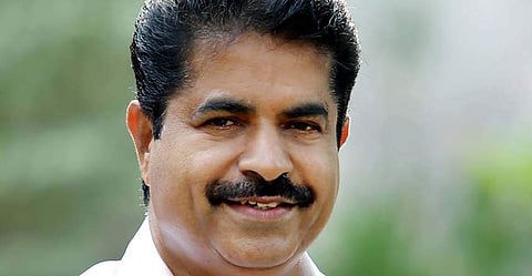 താന്‍ വിളിച്ചിട്ടില്ല; ഇപി ജയരാജന്‍ പദവി മറന്ന് ആരോപണങ്ങള്‍ ഉന്നയിക്കുന്നുവെന്ന് അടൂര്‍ പ്രകാശ്