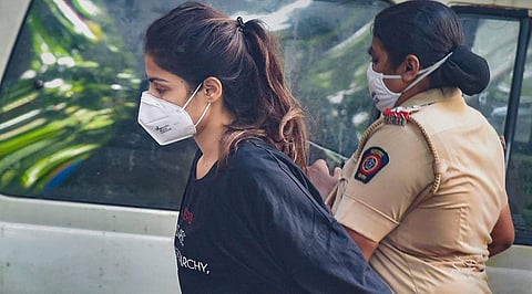 ജാമ്യം ഇല്ല, റിയ ചക്രബര്‍ത്തി ജയിലില്‍ തുടരും; സഹോദരന്റെ ജാമ്യാപേക്ഷയും തള്ളി