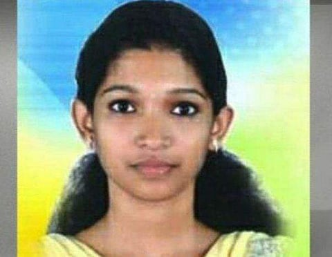 'ഞാനും നിങ്ങളുടെ അനിയത്തിയെപ്പെലെ ഒരു പെണ്ണാണ്; ഇങ്ങനെ  ജീവിക്കുന്നതും ജീവിക്കാത്തതും ഒരുപോലെയാ...'; അര്‍ച്ചനയുടെ അവസാന വാക്കുകള്‍