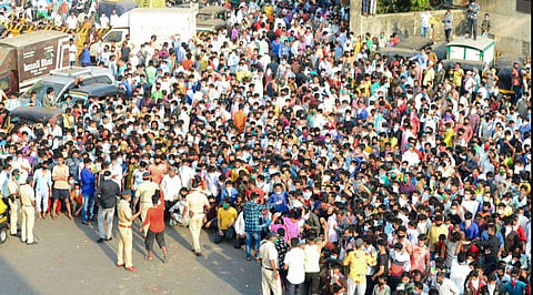 'വ്യാജ വാര്‍ത്തകള്‍ കുടിയേറ്റ തൊഴിലാളികളെ പരിഭ്രാന്തിയിലാക്കി, ഭക്ഷണം കിട്ടുമോയെന്ന് ഭയന്ന് കൂട്ടത്തോടെ നാട്ടിലേക്ക് മടങ്ങി'; കേന്ദ്രസര്‍ക്കാര്‍ പാര്‍ലമെന്റില്‍