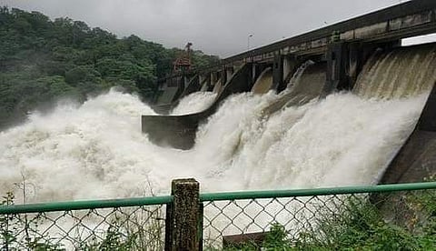 പെരിങ്ങല്‍കുത്ത് ഡാം തുറന്നു, ചാലക്കുടി പുഴയോരത്ത് ജാഗ്രതാ നിര്‍ദേശം; വാളയാര്‍ അണക്കെട്ട് രാവിലെ 10 ന് തുറക്കും