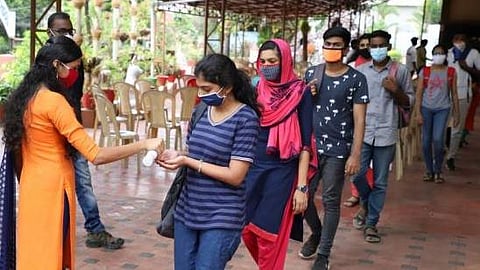 'കീം' പ്രവേശന പരീക്ഷാഫലം പ്രസിദ്ധീകരിച്ചു; എന്‍ജിനീയറിങ്ങിന് യോഗ്യത നേടിയത് 56,599 വിദ്യാര്‍ത്ഥികള്‍; ഫാര്‍മസി കോഴ്‌സുകള്‍ക്ക് 44,390പേര്‍
