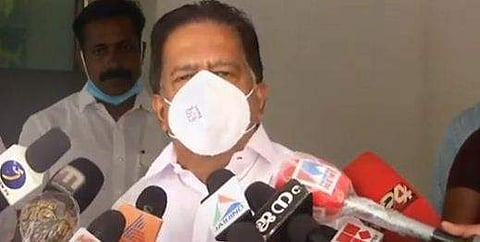 പ്രതിപക്ഷ നേതാവ് രമേശ് ചെന്നിത്തല മാധ്യമങ്ങളെ കാണുന്നു