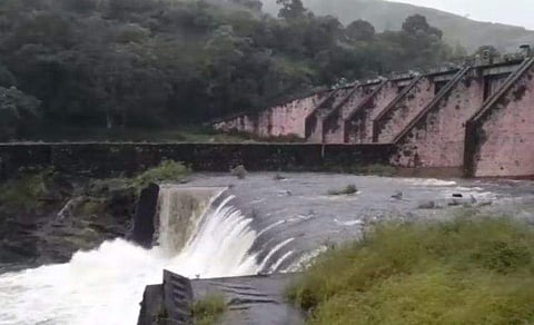 മുല്ലപ്പെരിയാർ തുറന്ന് ജലം പുറത്തേക്ക് ഒഴുക്കുന്നു/ വീഡിയോ ദൃശ്യം