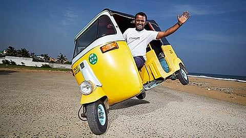 രണ്ട് ചക്രം കൊണ്ട് ഓട്ടോറിക്ഷ ഓടിച്ച് ഗിന്നസ് ബുക്ക് റെക്കോര്‍ഡ് ഇട്ട ചെന്നൈ സ്വദേശി