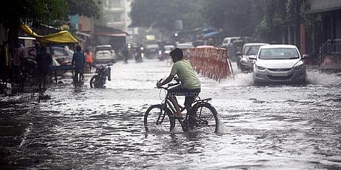 കനത്തമഴയെ തുടര്‍ന്ന് ചെന്നൈയില്‍ രൂപപ്പെട്ട വെള്ളക്കെട്ട്