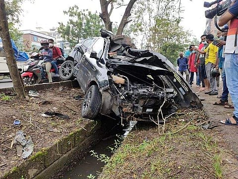 അപകടത്തില്‍പ്പെട്ട കാര്‍