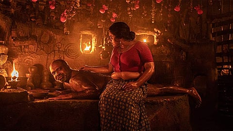 ചുരുളി സിനിമയില്‍ നിന്ന്‌