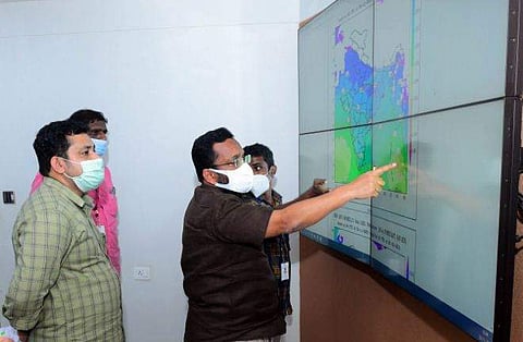 മന്ത്രി കെ രാജന്‍ ഫെയ്‌സ്ബുക്കില്‍ പങ്കുവച്ച ചിത്രം