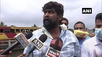 കോൺ​ഗ്രസ് ഉപരോധത്തിനെതിരെ ജോജു പ്രതിഷേധിക്കുന്നു/ എഎൻഐ ചിത്രം